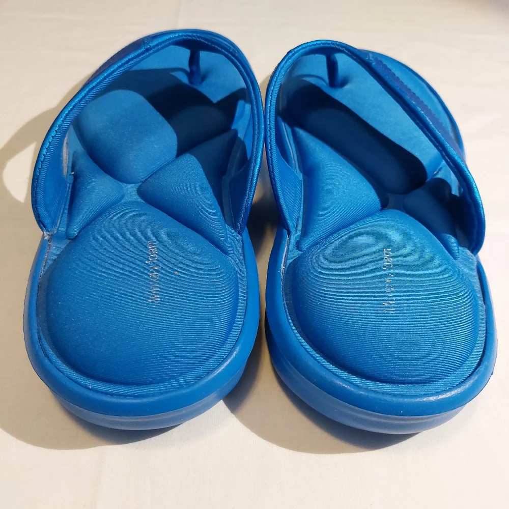 Bright Blue Flip Flops With Memory Foam Comfort Men's L Women's XL Unisex EUC